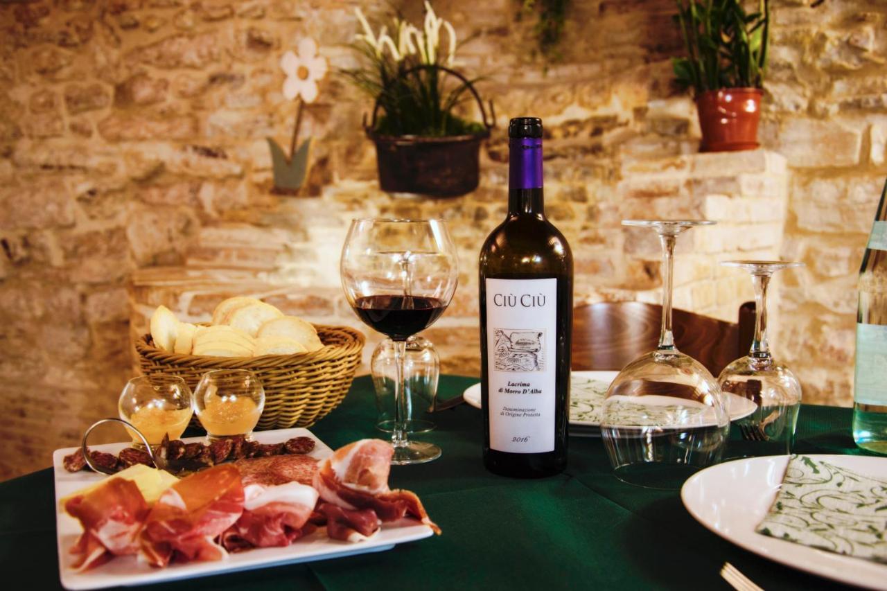 Borgo De' Varano By Hotel I Duchi カメリーノ エクステリア 写真