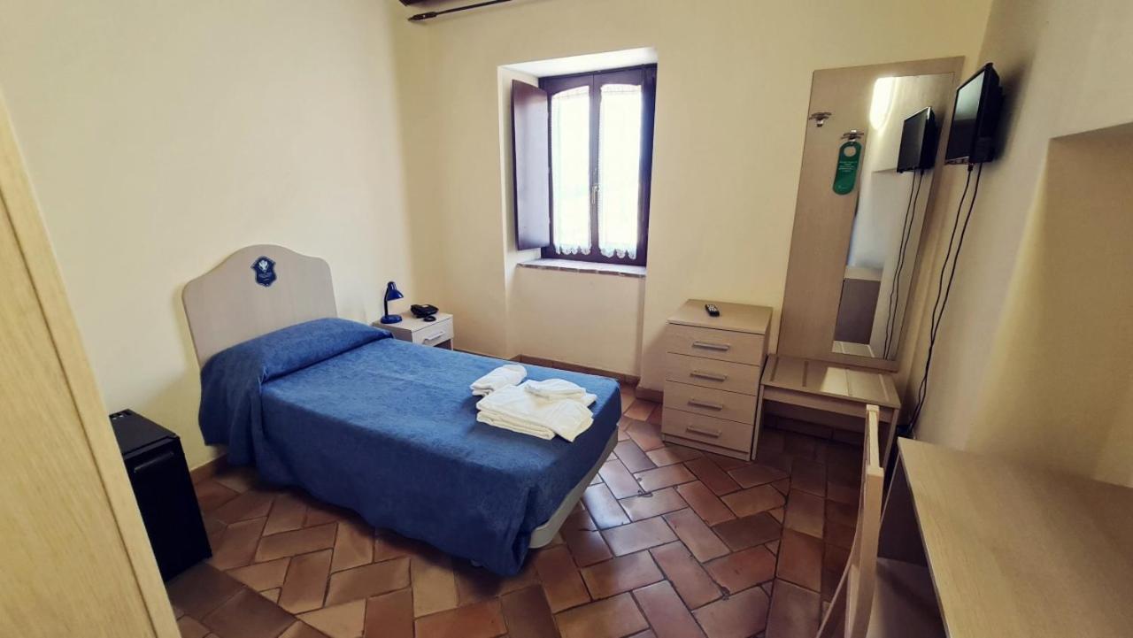 Borgo De' Varano By Hotel I Duchi カメリーノ エクステリア 写真